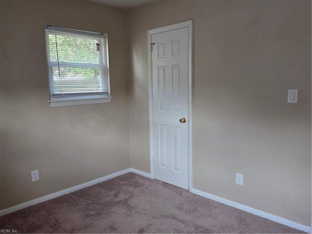 604 Sandy Springs LN, Virginia Beach, VA 23452