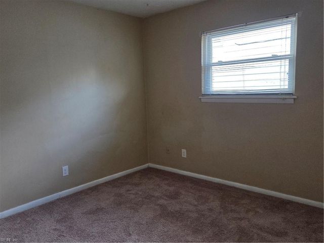 604 Sandy Springs LN, Virginia Beach, VA 23452