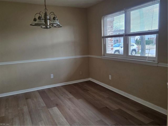 604 Sandy Springs LN, Virginia Beach, VA 23452