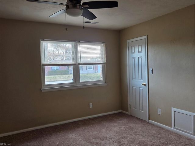 604 Sandy Springs LN, Virginia Beach, VA 23452