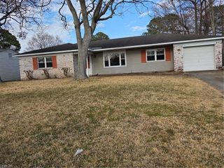 604 Sandy Springs LN, Virginia Beach, VA 23452