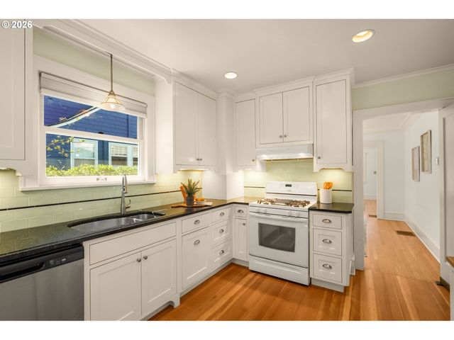 2614 Ne 27TH Ave, Portland, OR 97212