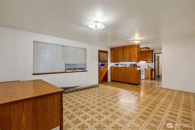 6216 20th Street E, Fife, WA 98424