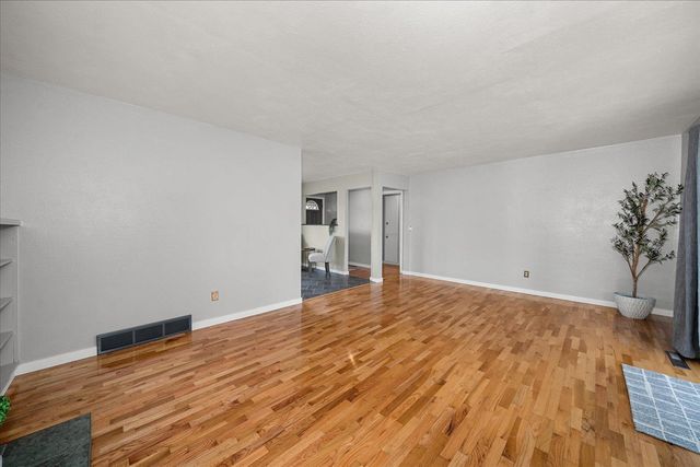 1313 S WILBUR Rd, Spokane Valley, WA 99206