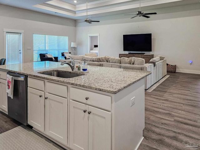 5636 Blake Ln, Pace, FL 32571