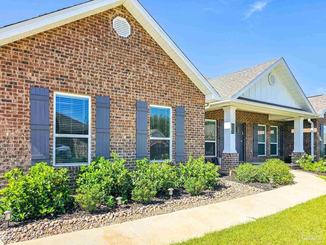 5636 Blake Ln, Pace, FL 32571