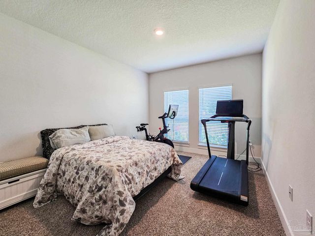 5636 Blake Ln, Pace, FL 32571