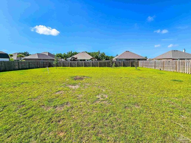 5636 Blake Ln, Pace, FL 32571