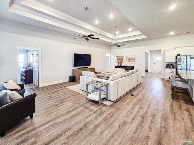 5636 Blake Ln, Pace, FL 32571