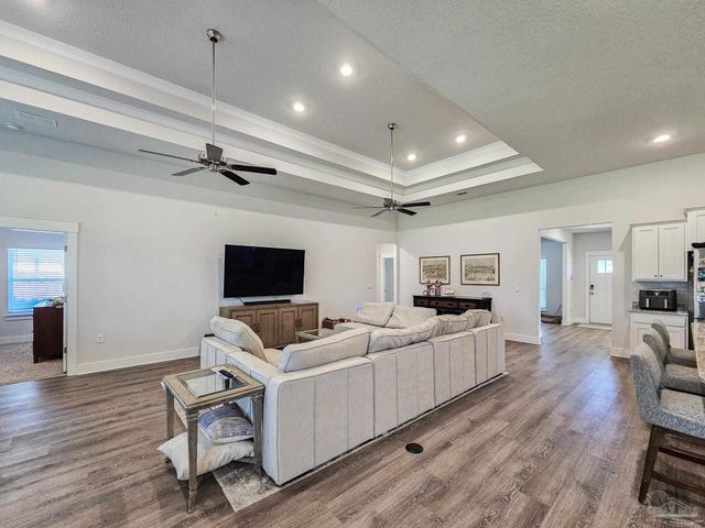 5636 Blake Ln, Pace, FL 32571