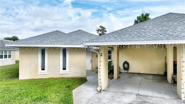 2 E Greens CIR, Lehigh Acres, FL 33936