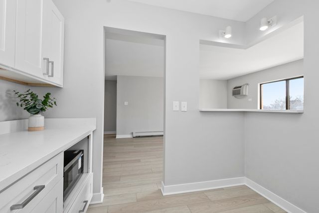 6670 S Brainard Avenue 411, Countryside, IL 60525