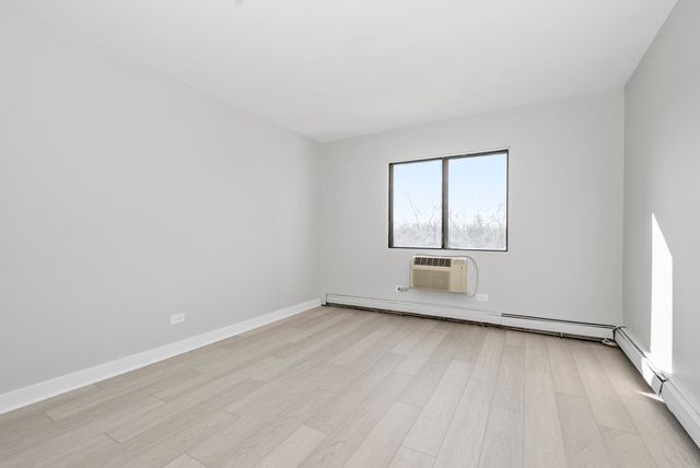 6670 S Brainard Avenue 411, Countryside, IL 60525