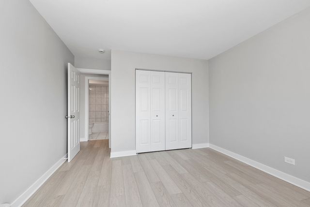 6670 S Brainard Avenue 411, Countryside, IL 60525