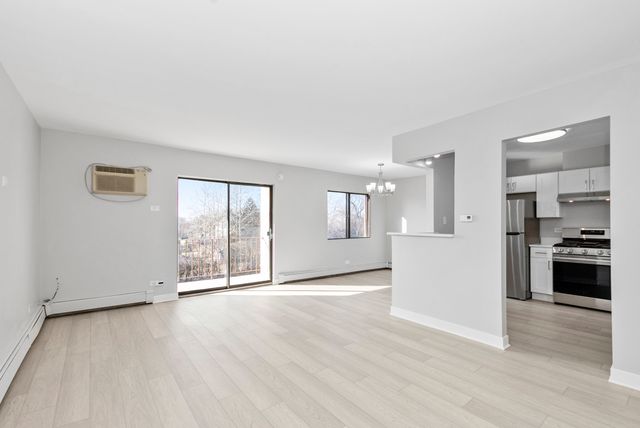 6670 S Brainard Avenue 411, Countryside, IL 60525