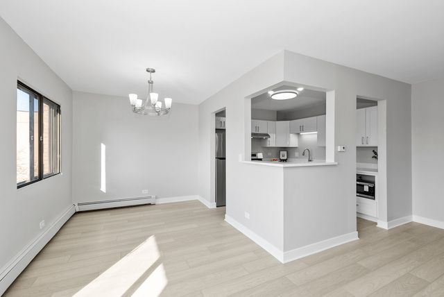 6670 S Brainard Avenue 411, Countryside, IL 60525