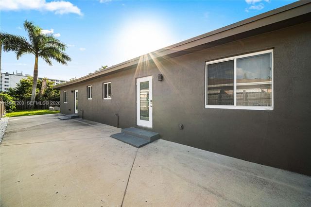 1250 NE 110th St, Miami, FL 33161