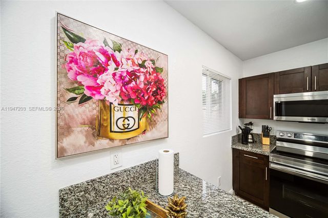 1250 NE 110th St, Miami, FL 33161