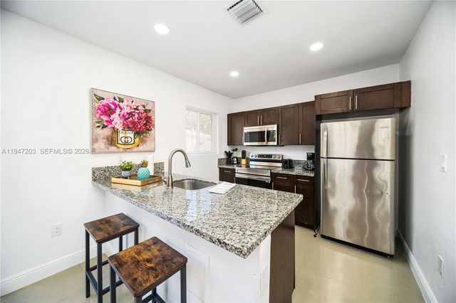 1250 NE 110th St, Miami, FL 33161