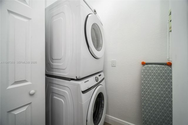 1250 NE 110th St, Miami, FL 33161