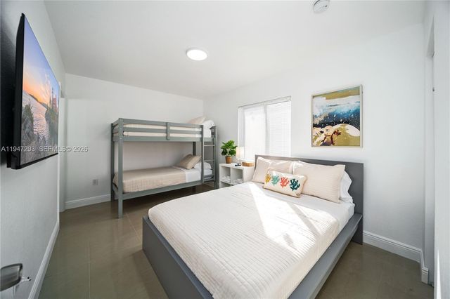 1250 NE 110th St, Miami, FL 33161