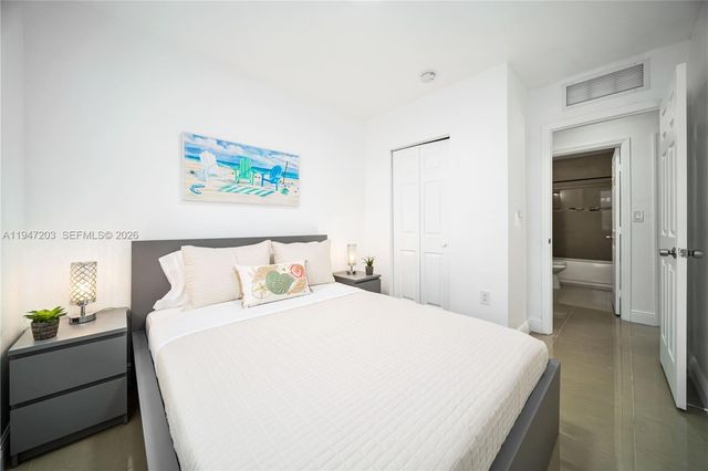 1250 NE 110th St, Miami, FL 33161