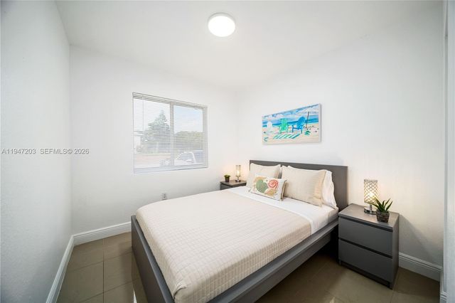 1250 NE 110th St, Miami, FL 33161