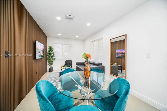 1250 NE 110th St, Miami, FL 33161