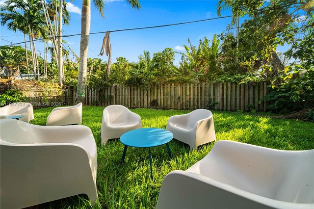 1250 NE 110th St, Miami, FL 33161