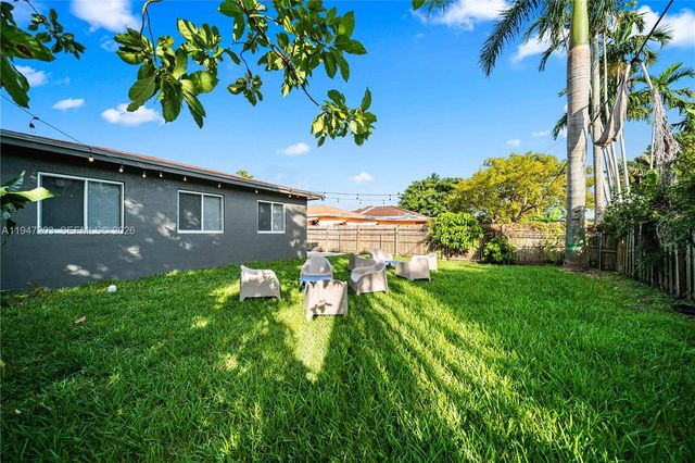 1250 NE 110th St, Miami, FL 33161