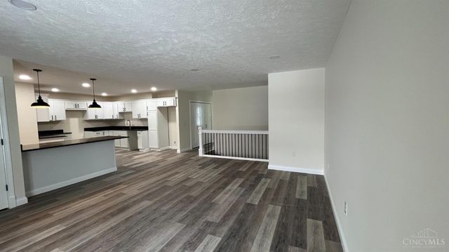 7615 Pea Ridge Road, Hillsboro, OH 45133