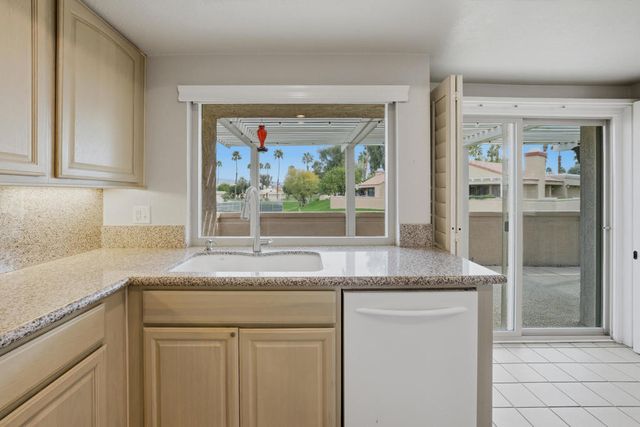 41774 Navarre Court, Palm Desert, CA 92260