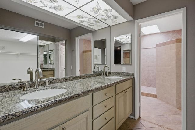 41774 Navarre Court, Palm Desert, CA 92260