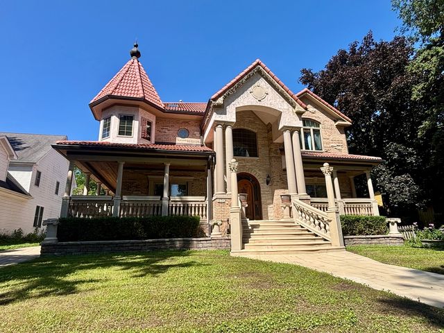 936 Hammerschmidt Avenue, Lombard, IL 60148