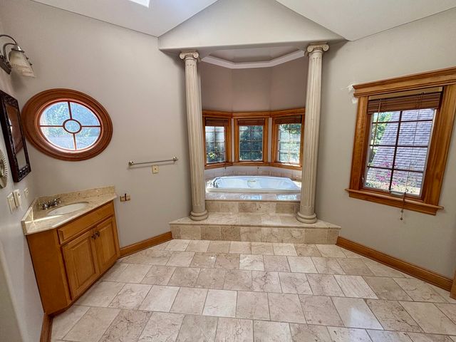 936 Hammerschmidt Avenue, Lombard, IL 60148