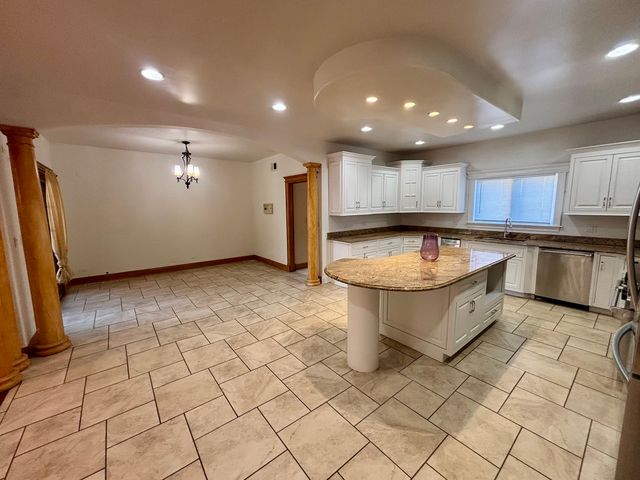 936 Hammerschmidt Avenue, Lombard, IL 60148