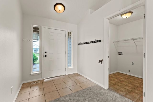 16 S ARTIES Ln, Spokane Valley, WA 99016