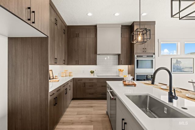 345 S Strut Way, Boise, ID 83716