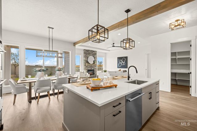 345 S Strut Way, Boise, ID 83716