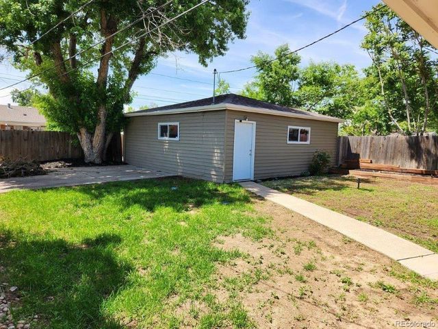 5520 E Thrill Place, Denver, CO 80207