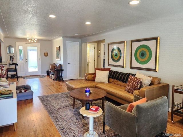 5520 E Thrill Place, Denver, CO 80207
