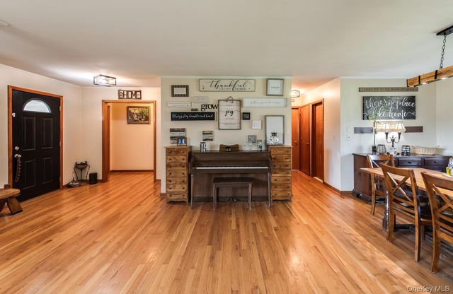 394 Smith Road, Hyde Park, NY 12538