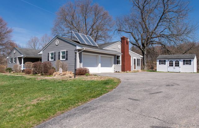 394 Smith Road, Hyde Park, NY 12538