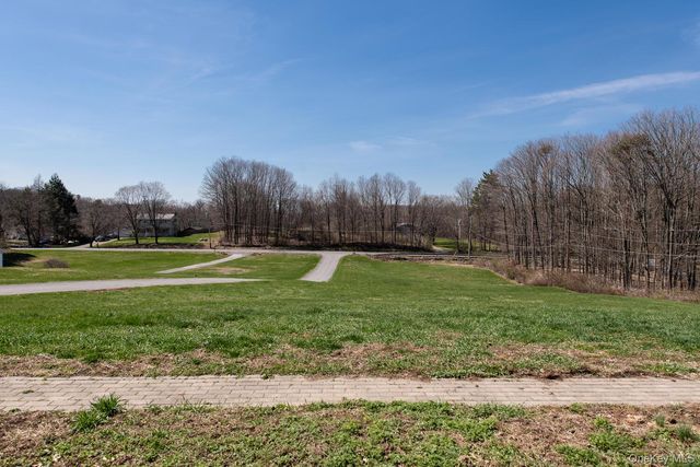 394 Smith Road, Hyde Park, NY 12538