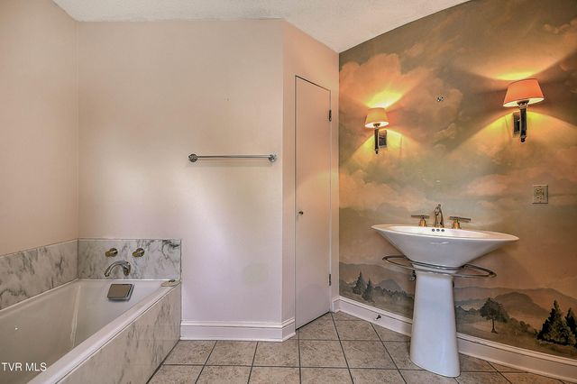 11 Wellington Street, 11, Bristol, TN 37620