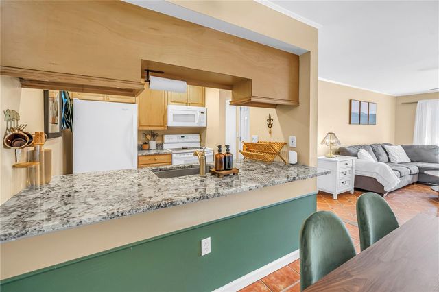 3269 BENEVA ROAD 102, Sarasota, FL 34232