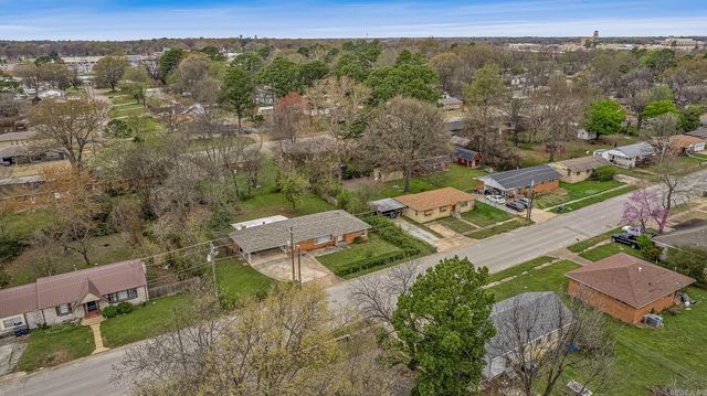 1319 Pardew, Jonesboro, AR 72401
