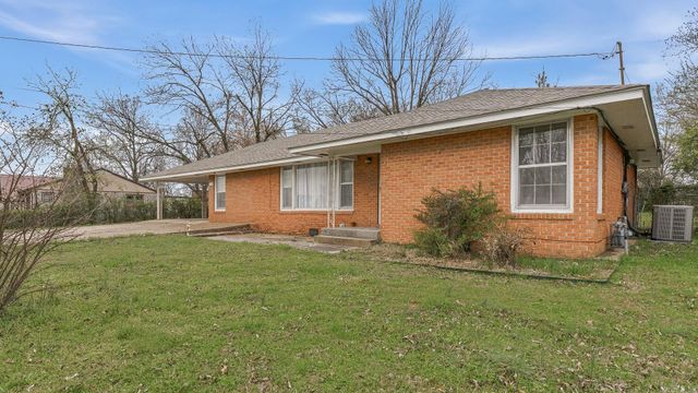 1319 Pardew, Jonesboro, AR 72401