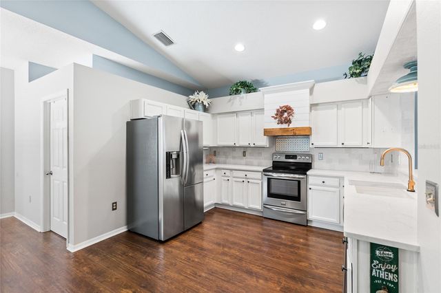 19218 SEA MIST LANE, Lutz, FL 33558