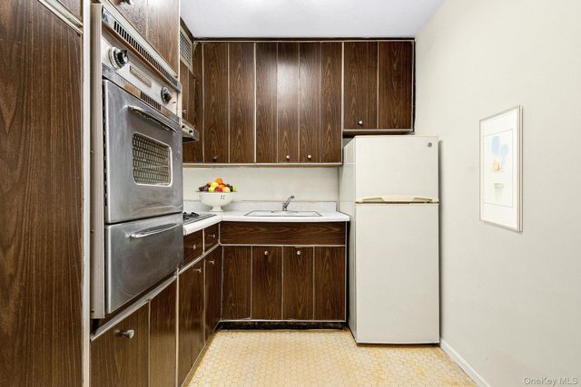 111-20 73rd Avenue 10J, Forest Hills, NY 11375